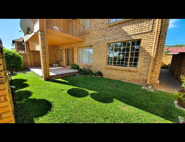 2 BEDROOM TOWNHOUSE FOR SALE IN MAGALIESKRUIN